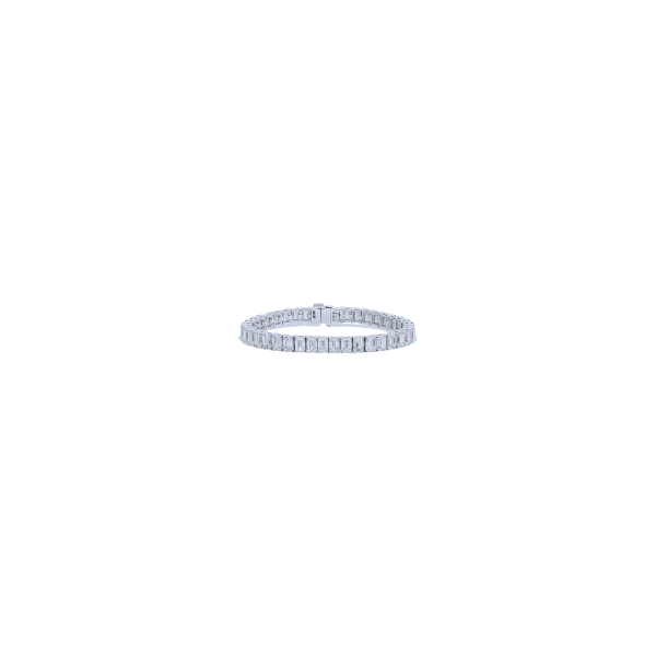 Discover the Elegance of a Diamond Tennis Bracelet