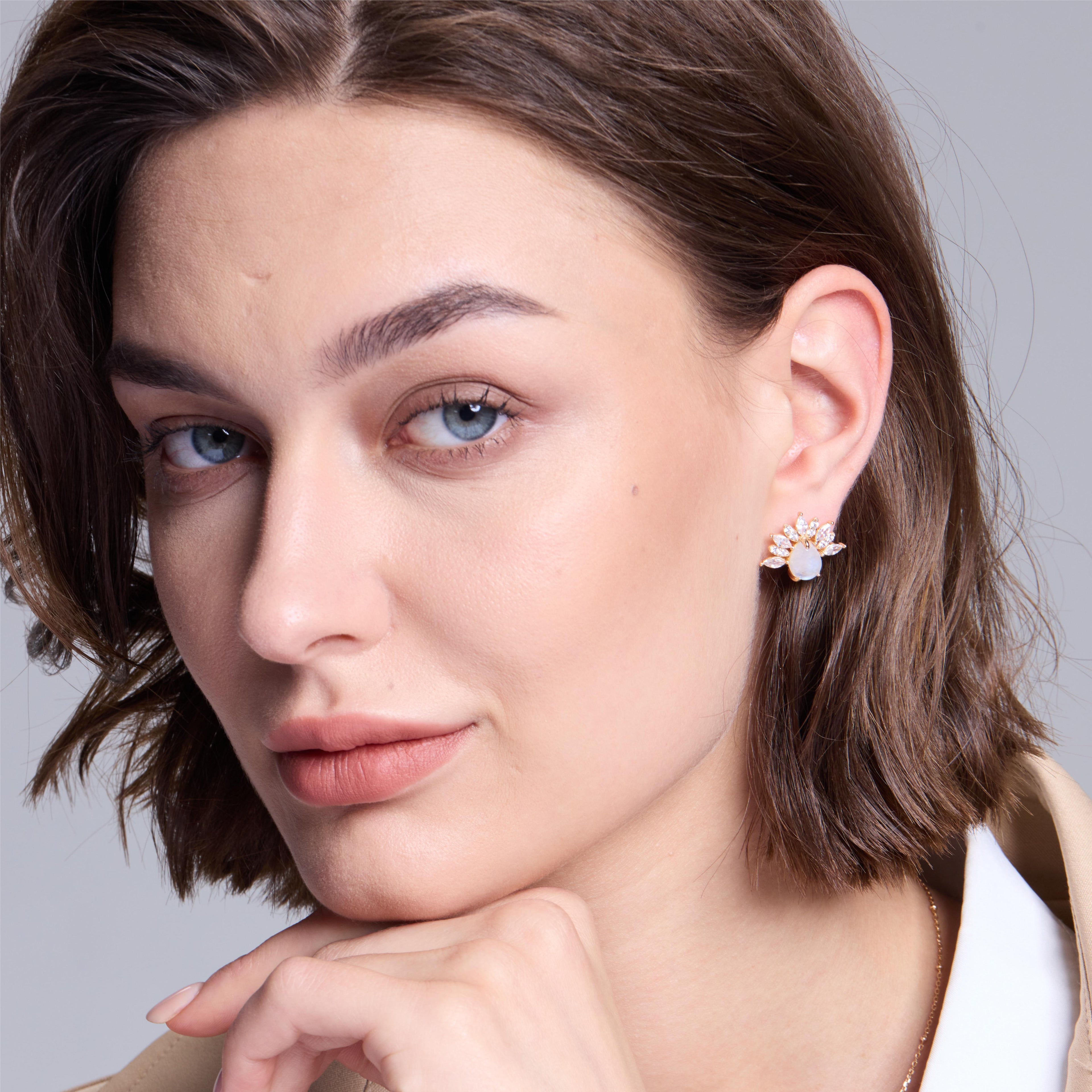 Infinity Moonstone Light Stud Earrings - JESCOJES