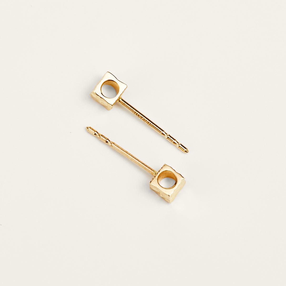 Easy Square Gold Stud Earrings - JESCOJES
