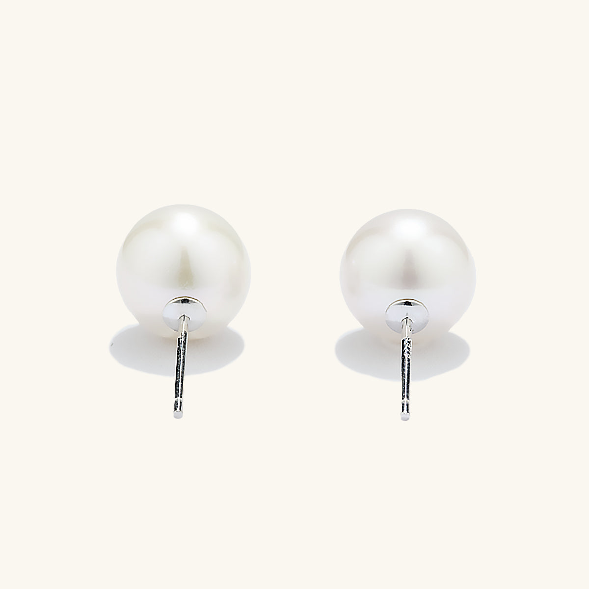 Charismatic Freshwater Pearl Stud Earrings 9.5-10mm