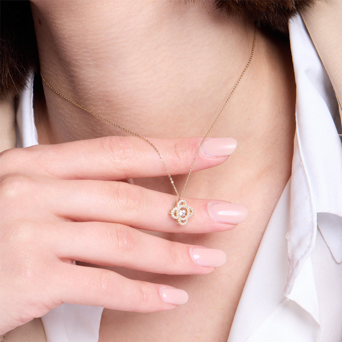 Dancing Petal Gold Pendant Necklace - JESCOJES