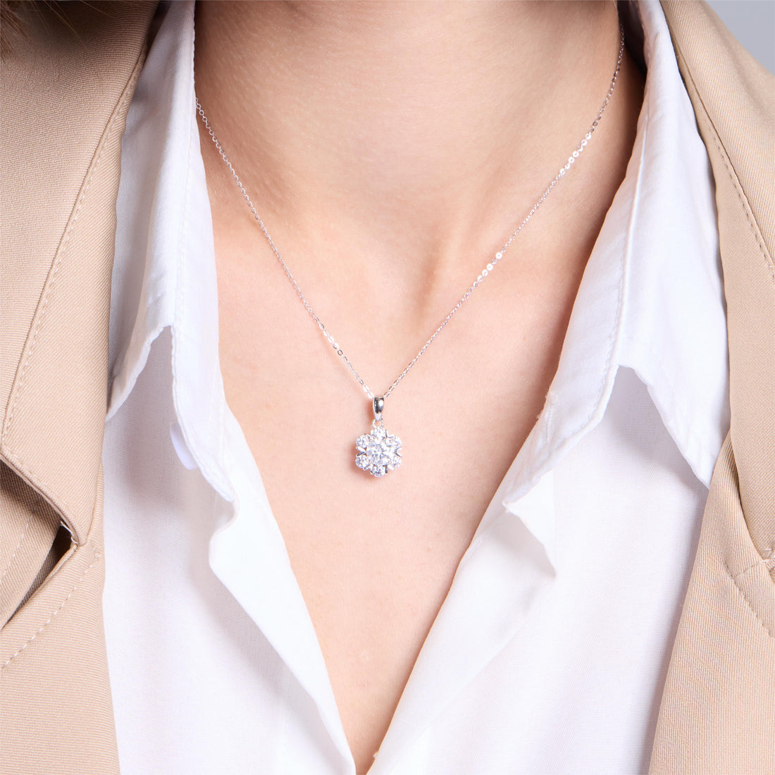 Romantic Flower Moissanite Pendant Necklace