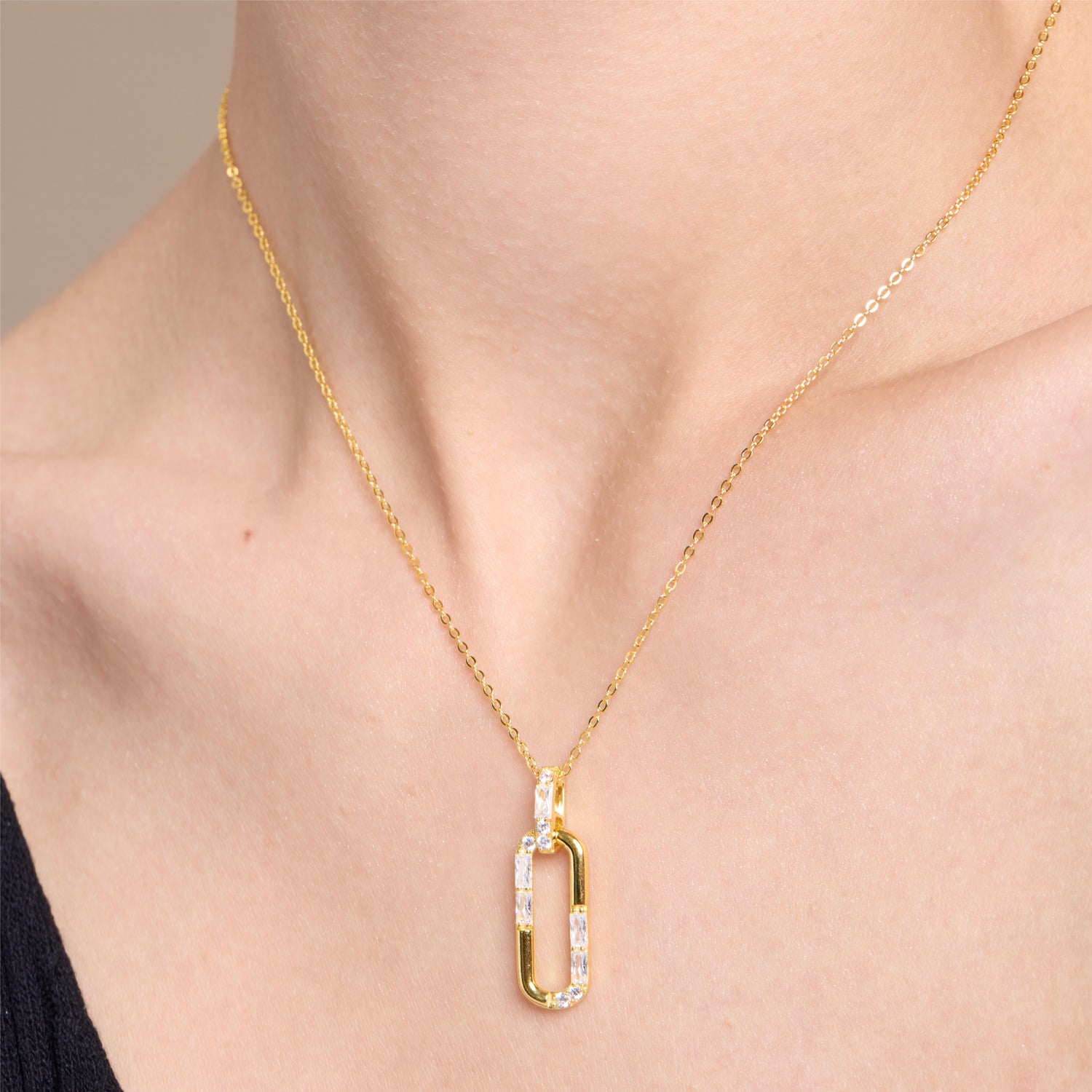 Golden Pin Pendant Necklace - JESCOJES