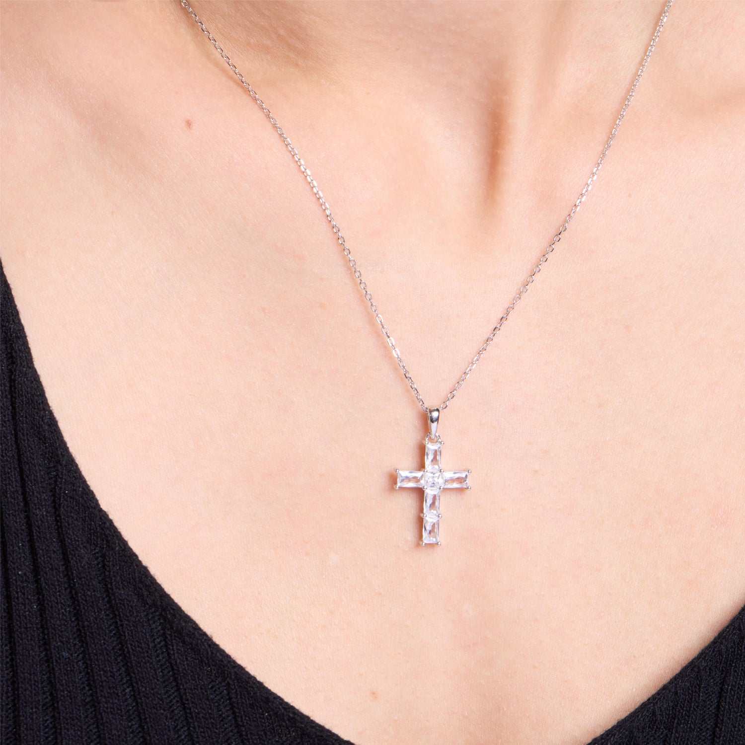 Chic Cross Pendant Necklace