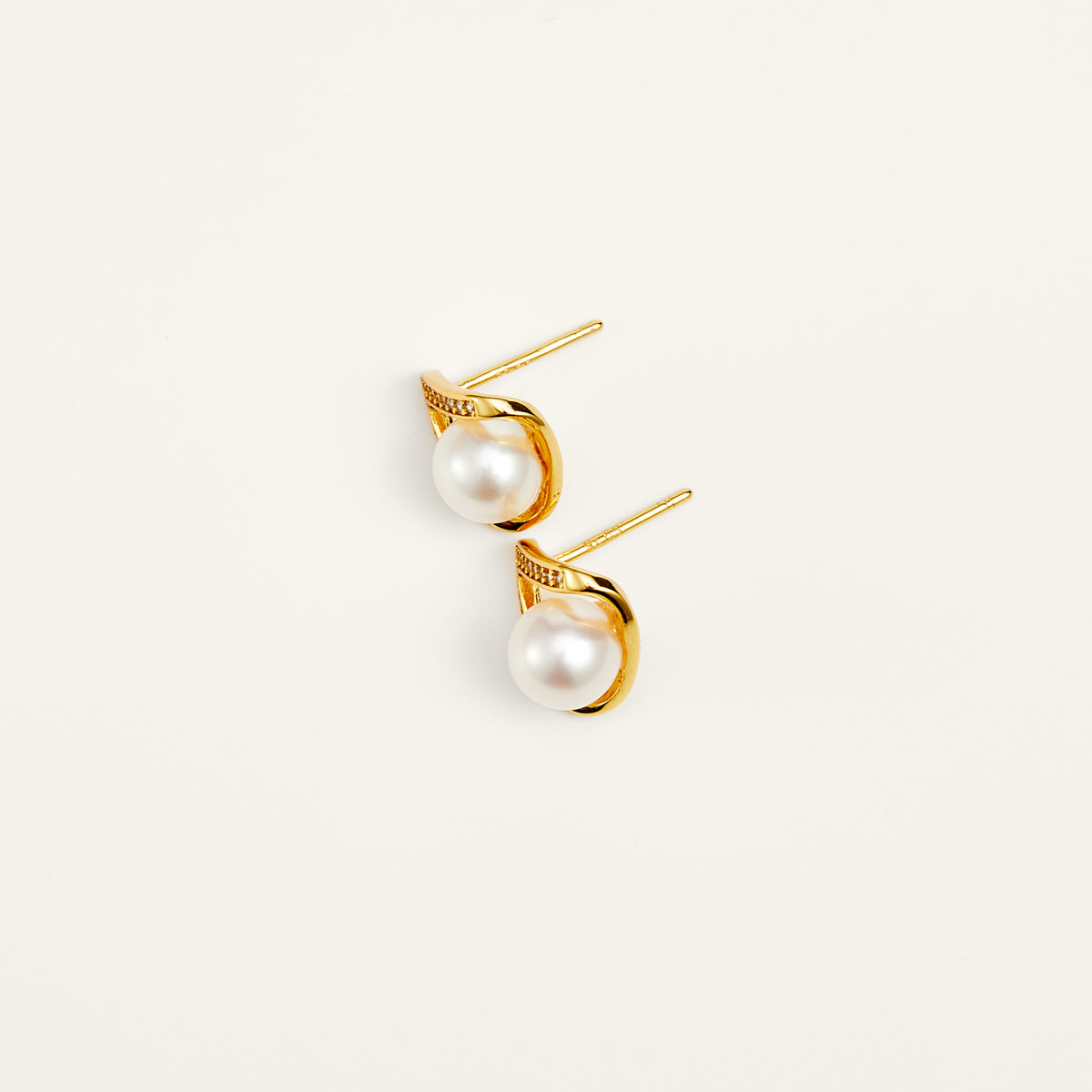 Charming Freshwater Pearl Stud Earrings - JESCOJES