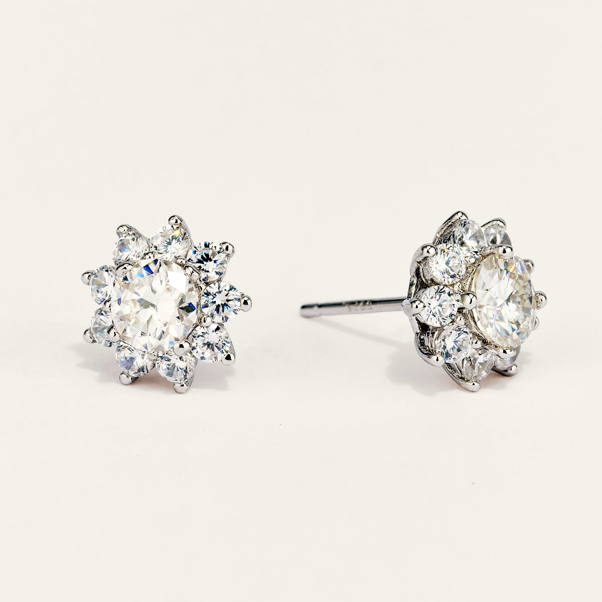 Bright Sunflower Moissanite Stud Earrings - JESCOJES