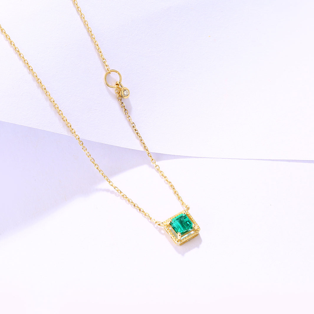 Charismatic Gold Emerald Pendant Necklace - JESCOJES