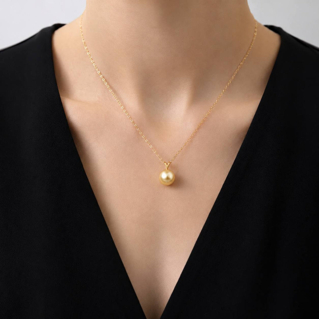JESCOJES The V-Bale | South Sea Gold Pearl Pendant Necklace