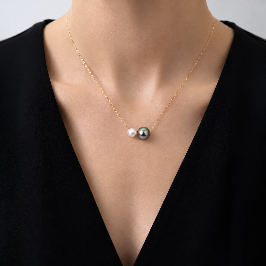 JESCOJES The Graduated Duo | 18K Gold Tahitian Pearl Pendant Necklace